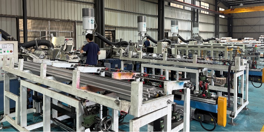 304L 不銹鋼棒液冷接頭，滿足化工 / 醫療領域耐腐蝕需求